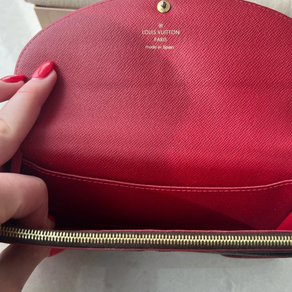 Casia LV long Wallet Cherry with box and dust bag - Picture 4 of 5